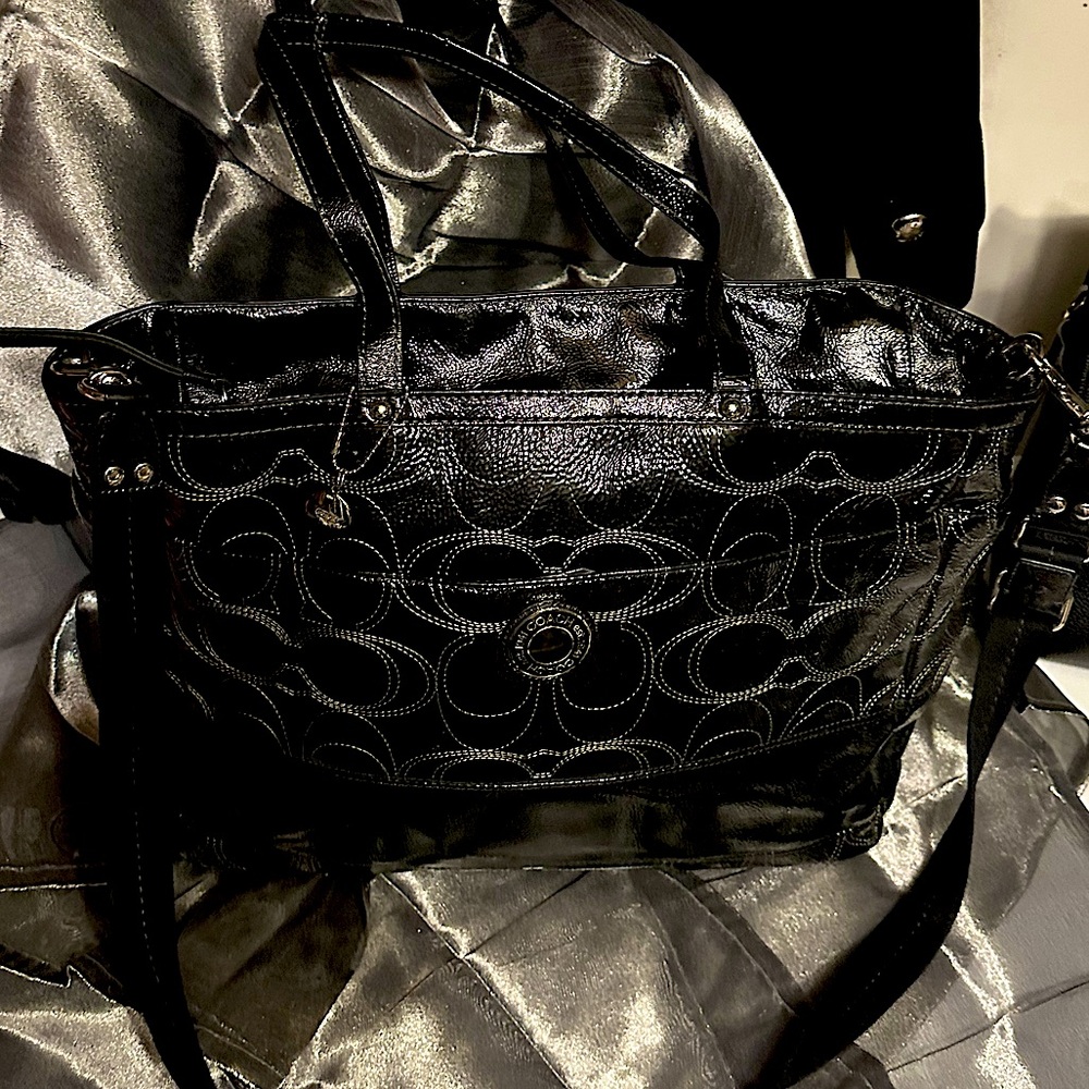 Bee-Yout-iful!! Coach Patent Leather Weekender, Signature C Diaper or Travel Bag - Picture 7 of 17